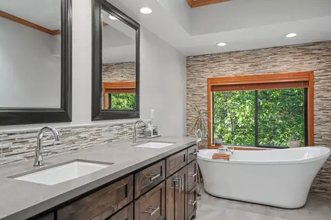 Bath - 13090 Trent Way, Jackson, CA 95642 photo 5 of 7