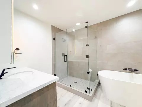 Bath - 3769 Mountainview Dr, Loomis, CA 95650 photo 5 of 7