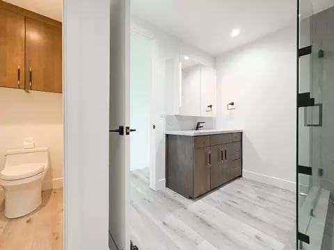 Bath - 3769 Mountainview Dr, Loomis, CA 95650 photo 4 of 7