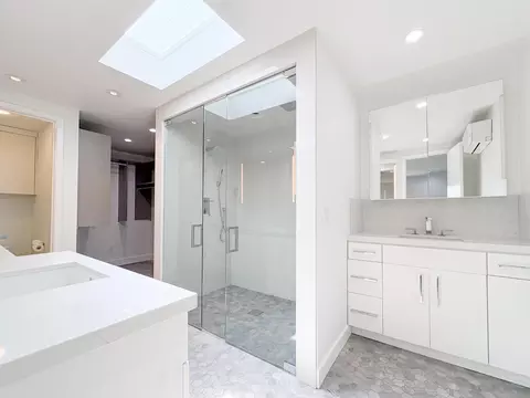 Bath - 3769 Mountainview Dr, Loomis, CA 95650 photo 7 of 7