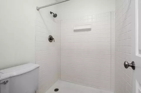 Bath - 7131 Stella Ln #32, Carmichael, CA 95608 photo 2 of 3
