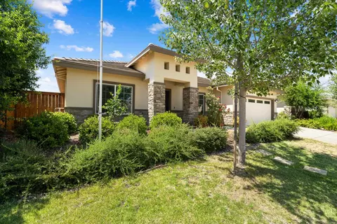 403 Callaway Ln, Ione, CA 95640