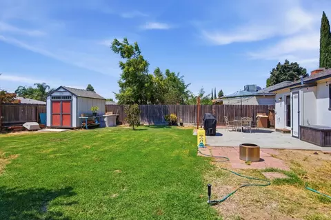 Exterior - 1020 Alpha Rd, Turlock, CA 95380 photo 4 of 5