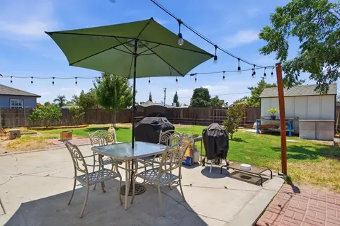 Exterior - 1020 Alpha Rd, Turlock, CA 95380 photo 3 of 5
