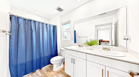Bath - 6421 Maple Leaf Ln, Riverbank, CA 95367 photo 4 of 4
