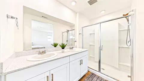 Bath - 6421 Maple Leaf Ln, Riverbank, CA 95367 photo 1 of 4