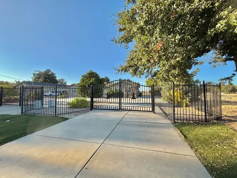 6407 Elder Creek Rd, Sacramento, CA 95824