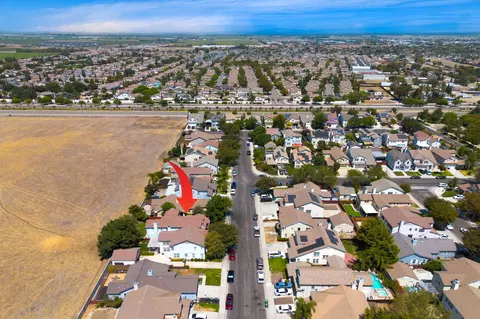 View/Area - 921 Kennedy Pl, Tracy, CA 95377 photo 10 of 13