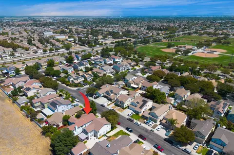 View/Area - 921 Kennedy Pl, Tracy, CA 95377 photo 11 of 13