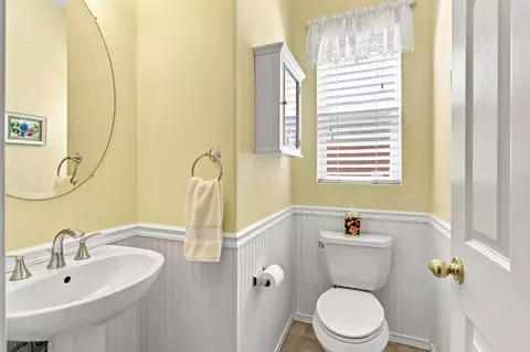 Bath - 921 Kennedy Pl, Tracy, CA 95377 photo 1 of 3