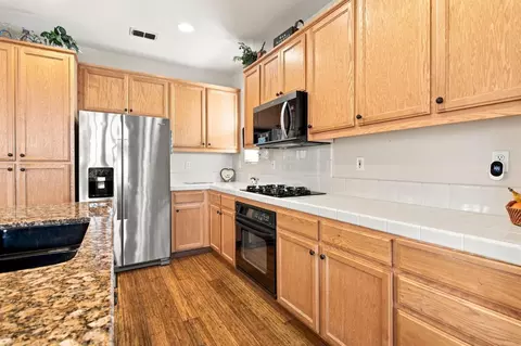 Kitchen - 921 Kennedy Pl, Tracy, CA 95377 photo 8 of 9