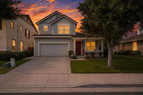Exterior - 921 Kennedy Pl, Tracy, CA 95377 photo 2 of 8