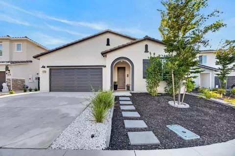 8633 Lakha Cir, Sacramento, CA 95828