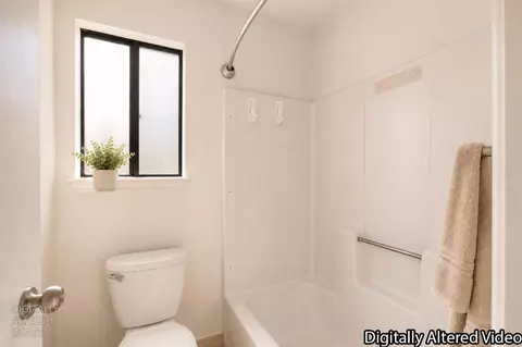 Bath - 1281 Windsor Ct, Turlock, CA 95380 photo 3 of 3