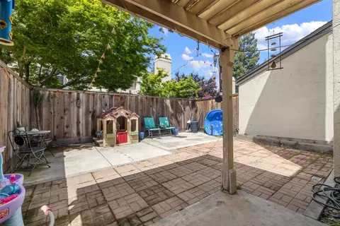 Exterior - 1112 Cedar Creek Dr #2, Modesto, CA 95355 photo 3 of 6