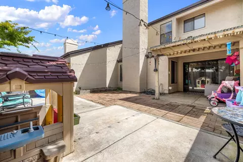 Exterior - 1112 Cedar Creek Dr #2, Modesto, CA 95355 photo 4 of 6
