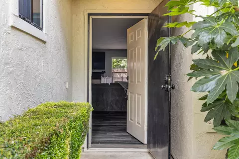 Entry Way - 1112 Cedar Creek Dr #2, Modesto, CA 95355 photo 1 of 8