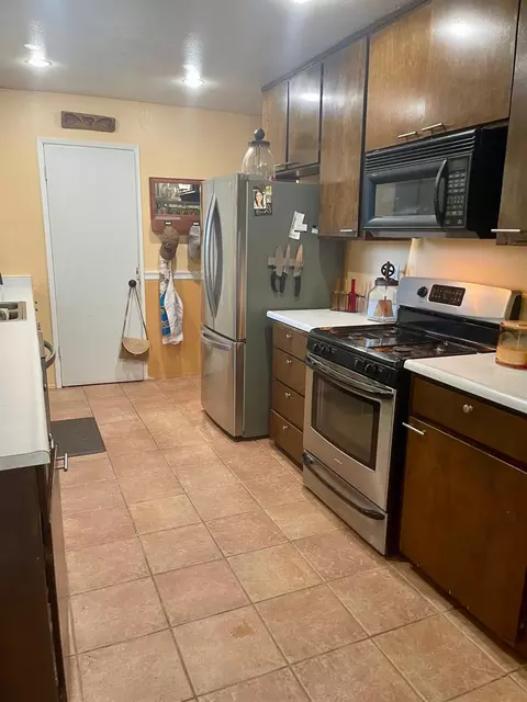 Kitchen - 90 W Liberty Rd, Gridley, CA 95948 photo 3 of 5