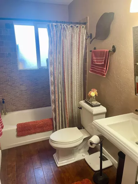 Bath - 90 W Liberty Rd, Gridley, CA 95948 photo 1 of 3