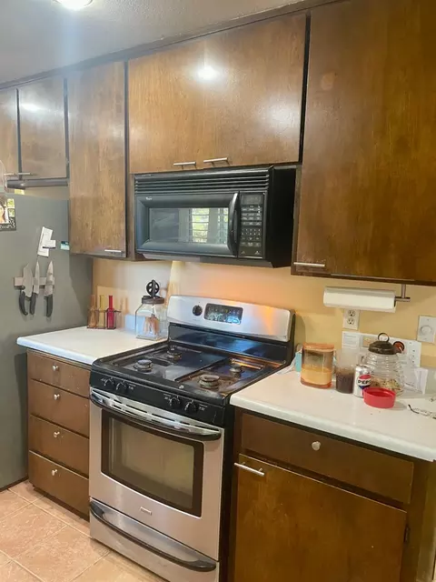 Kitchen - 90 W Liberty Rd, Gridley, CA 95948 photo 4 of 5