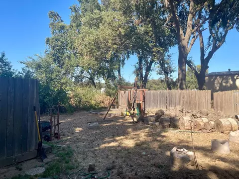 Exterior - 90 W Liberty Rd, Gridley, CA 95948 photo 5 of 12
