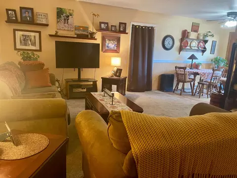 Living - 90 W Liberty Rd, Gridley, CA 95948 photo 2 of 3