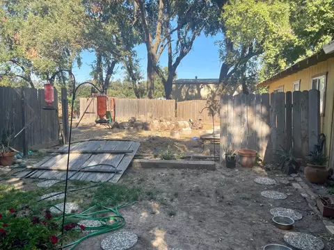 Exterior - 90 W Liberty Rd, Gridley, CA 95948 photo 4 of 12