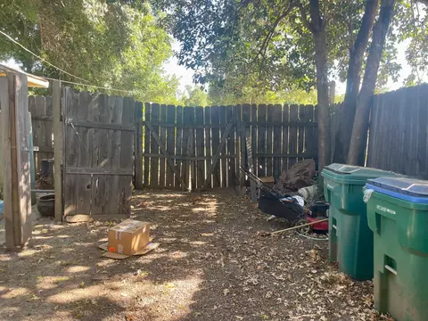 Exterior - 90 W Liberty Rd, Gridley, CA 95948 photo 10 of 12