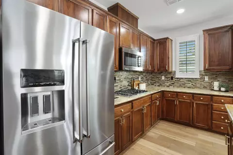 Kitchen - 1417 Sentinel Dr, Tracy, CA 95304 photo 7 of 8