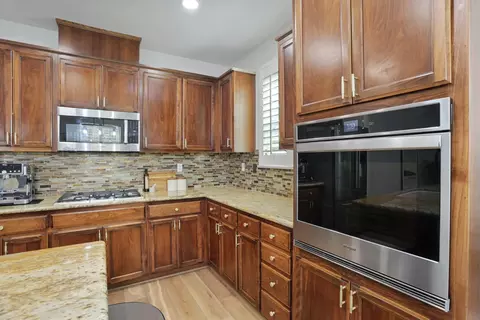 Kitchen - 1417 Sentinel Dr, Tracy, CA 95304 photo 4 of 8