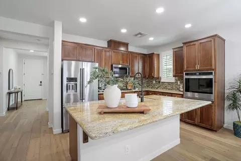 Kitchen - 1417 Sentinel Dr, Tracy, CA 95304 photo 2 of 8