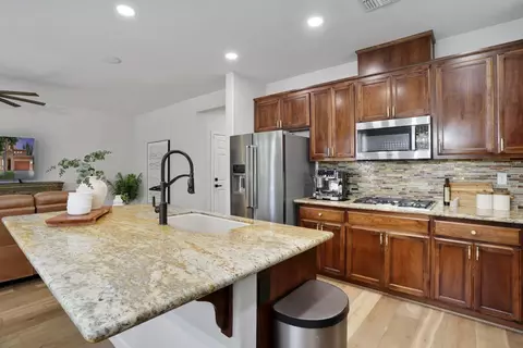 Kitchen - 1417 Sentinel Dr, Tracy, CA 95304 photo 3 of 8