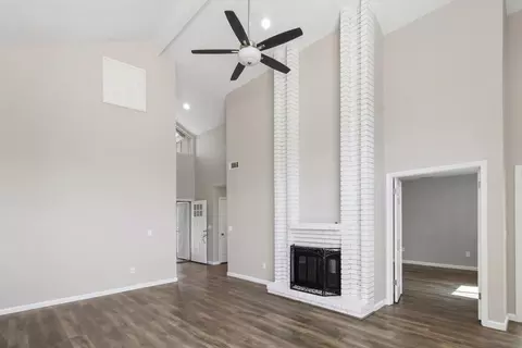 Living - 1828 Oak Leaf Dr, Modesto, CA 95354 photo 3 of 9