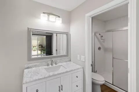 Bath - 1828 Oak Leaf Dr, Modesto, CA 95354 photo 2 of 3