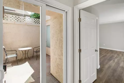 Entry Way - 1828 Oak Leaf Dr, Modesto, CA 95354 photo 2 of 3