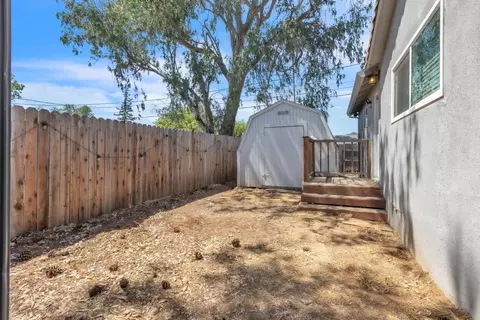 Exterior - 265 E 11th St, Lincoln, CA 95648 photo 5 of 5