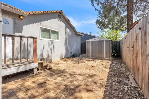 Exterior - 265 E 11th St, Lincoln, CA 95648 photo 3 of 5