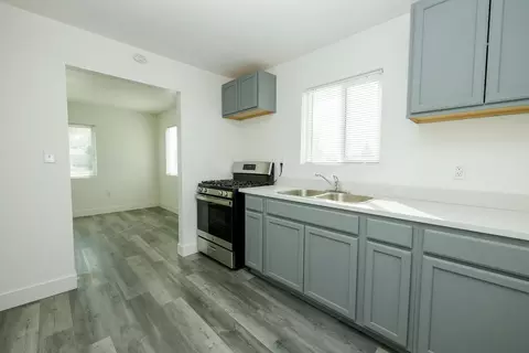 Entry Way - 403 Stockton St, Manteca, CA 95337 photo 2 of 2