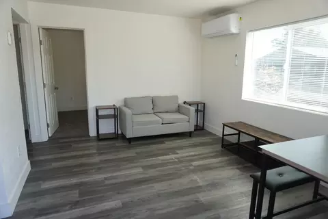 Living - 403 Stockton St, Manteca, CA 95337 photo 3 of 5