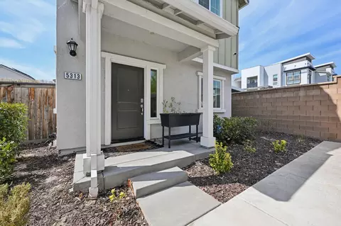 5313 Cumberland Dr, Roseville, CA 95747