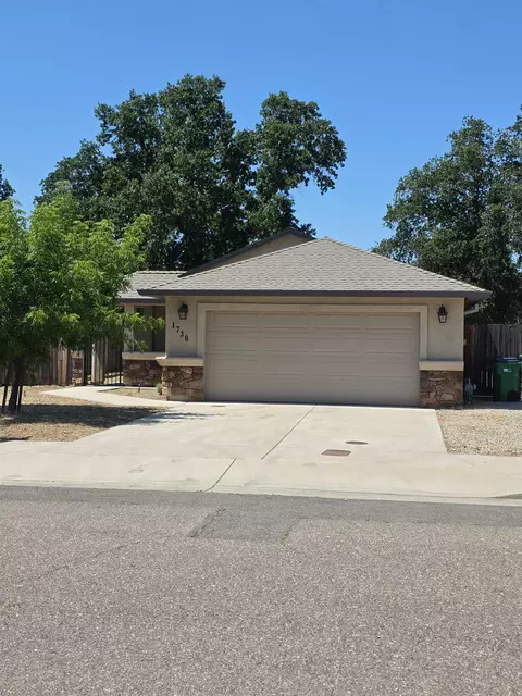 Exterior - 1730 School St, Anderson, CA 96007 photo 2 of 5