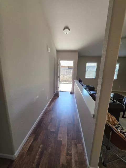 Entry Way - 1730 School St, Anderson, CA 96007 photo 2 of 3