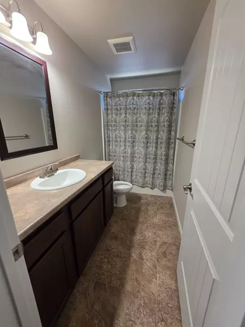 Bath - 1730 School St, Anderson, CA 96007 photo 1 of 3