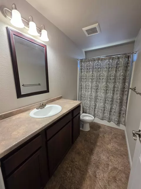Bath - 1730 School St, Anderson, CA 96007 photo 2 of 3