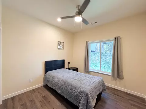 Bedroom - 327 J St, Davis, CA 95616 photo 4 of 10