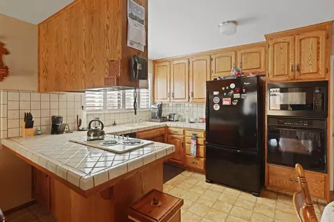 Kitchen - 213 Granada Way, Tracy, CA 95376 photo 3 of 6