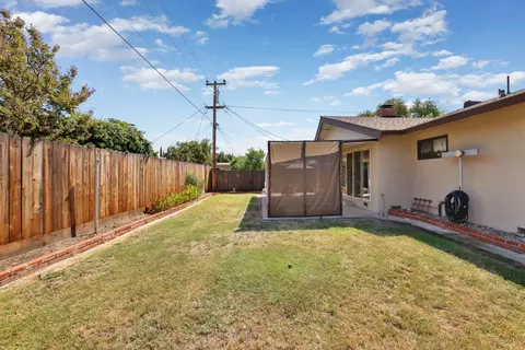 Exterior - 213 Granada Way, Tracy, CA 95376 photo 5 of 10
