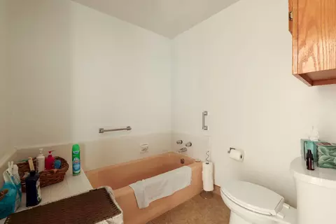 Bath - 213 Granada Way, Tracy, CA 95376 photo 2 of 5