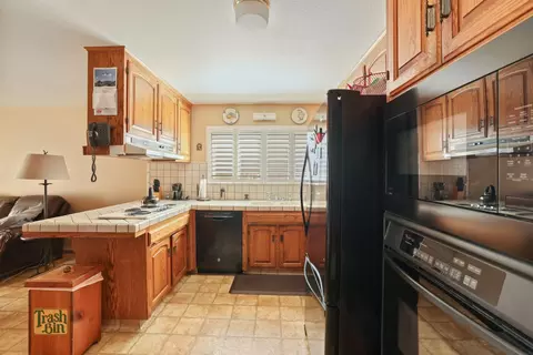 Kitchen - 213 Granada Way, Tracy, CA 95376 photo 6 of 6