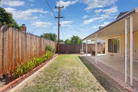 Exterior - 213 Granada Way, Tracy, CA 95376 photo 6 of 10